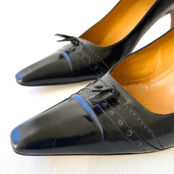 Gucci Classic Mid-Heel Black Leather Pump - Picture 3 of 9